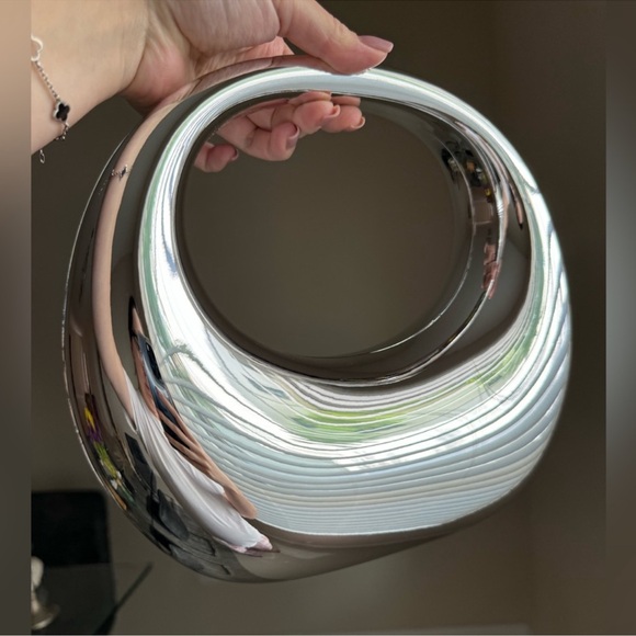 Acrylic NWT Handbag /crossbody with chain - Picture 2 of 3